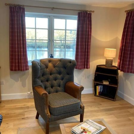 Kingfisher Cottage, Port O Tay Питлохри Екстериор снимка